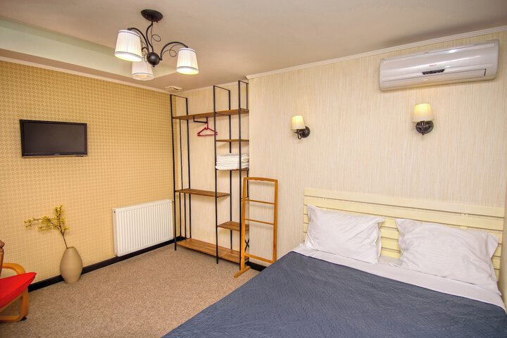 Room 24 of 52