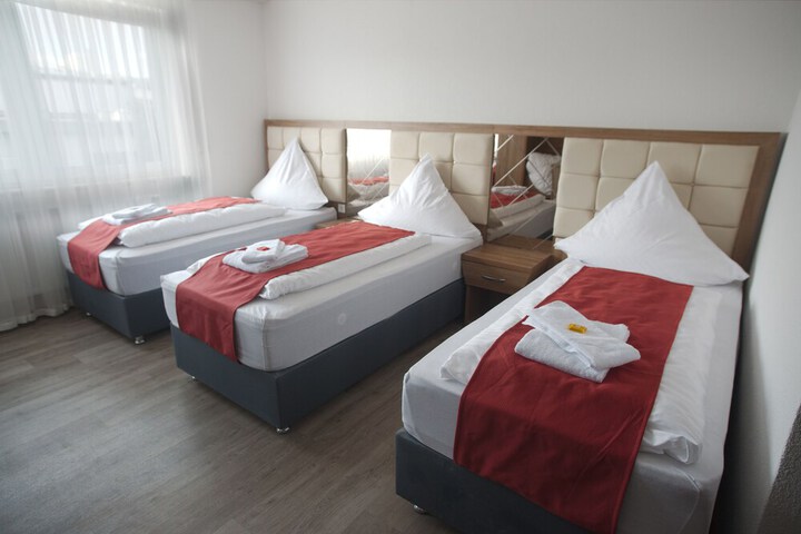 Room 7 of 62