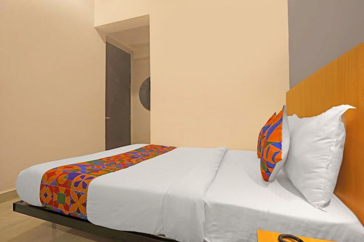 Room 17 of 25