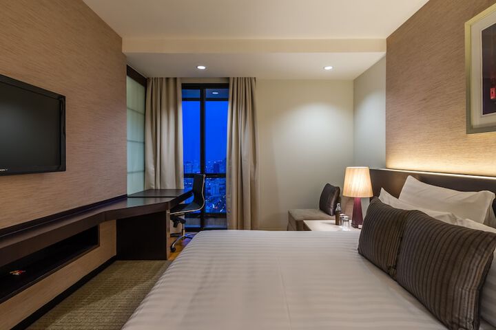Room 7 of 280