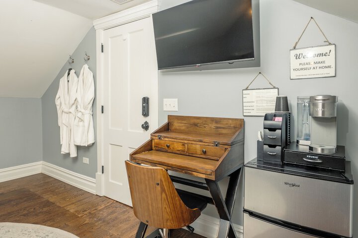 Room 50 of 83