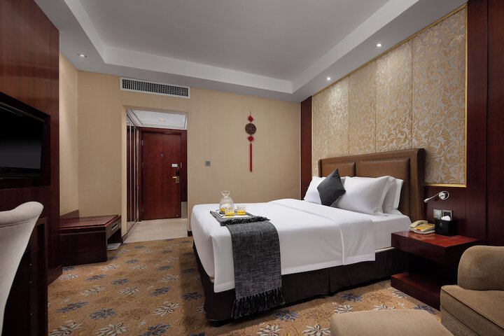Room 4 of 31