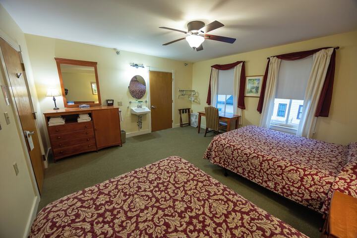 Room 47 of 103