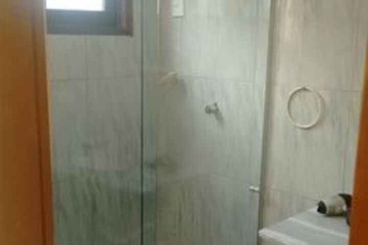Room 3 of 40