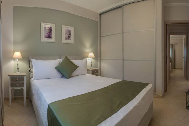 Room 5 of 27