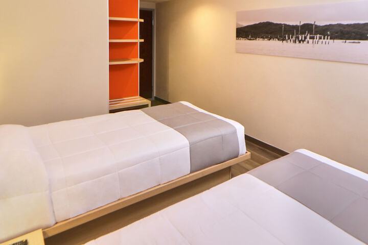 Room 15 of 42