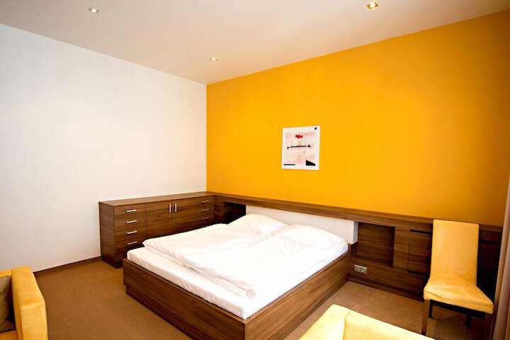 Room 5 of 47