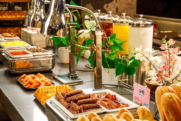 Breakfast area