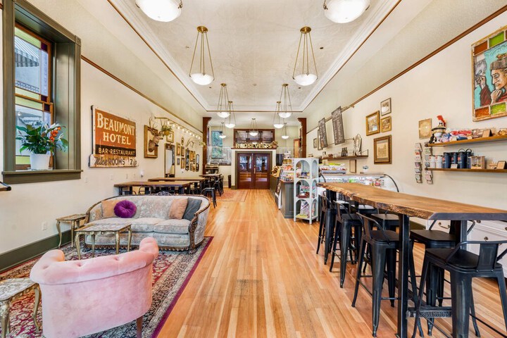 Breakfast/Coffee Service 101 of 130