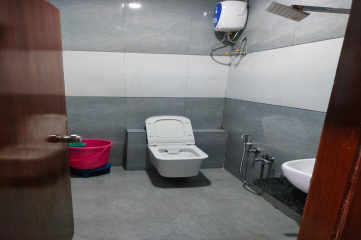 Room 16 of 20