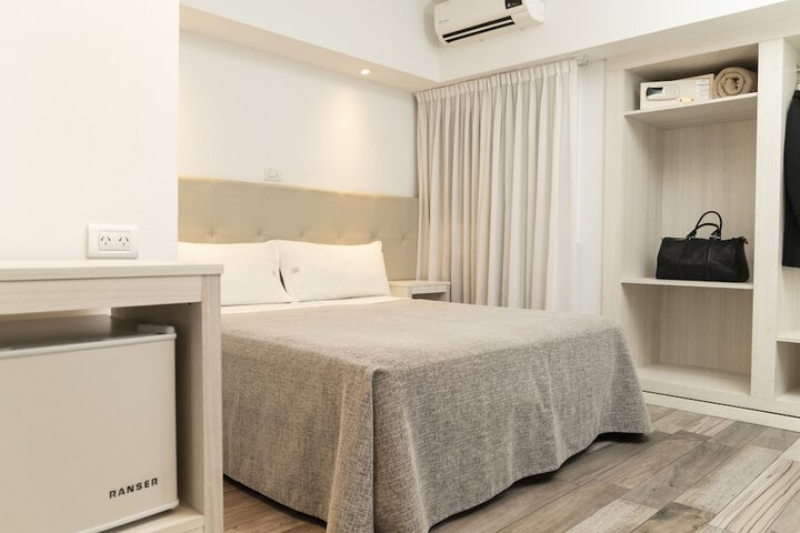 Room 3 of 11