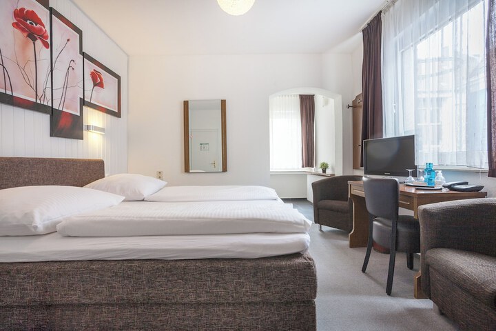 Room 14 of 48