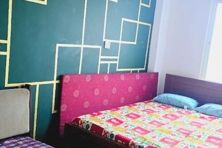 Room 5 of 15