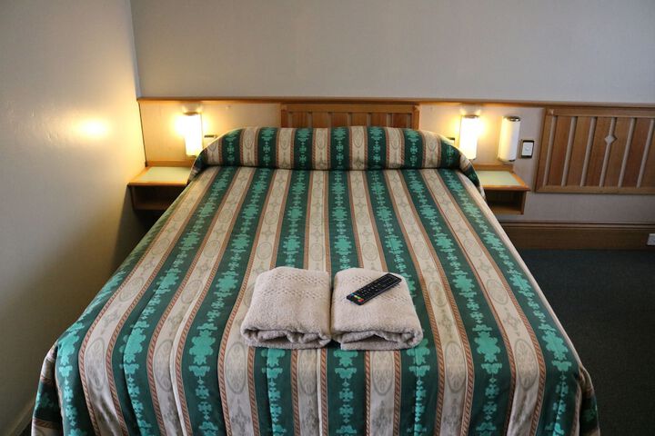 Room 9 of 32