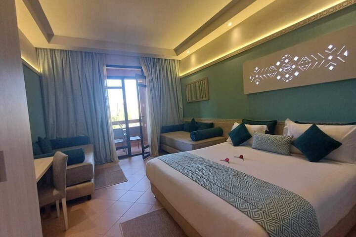Room 12 of 92