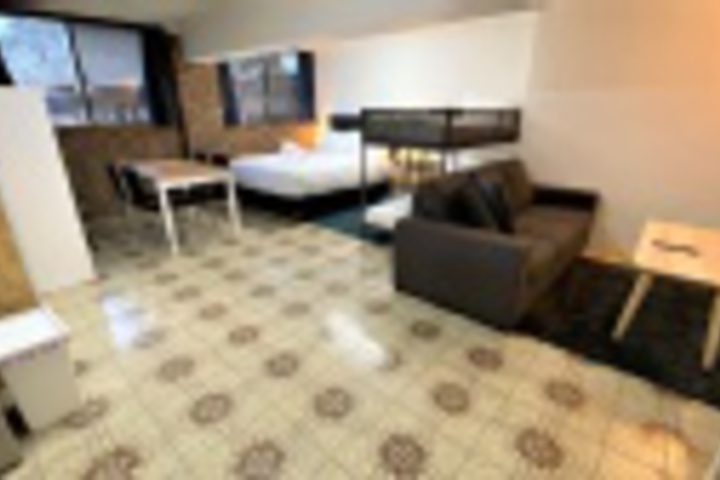 Room 542 of 693