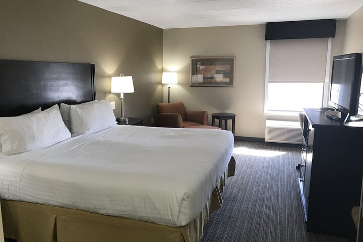 Room 3 of 62