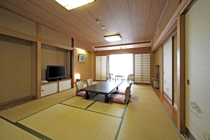Room 15 of 105