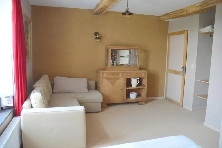 Room 5 of 15