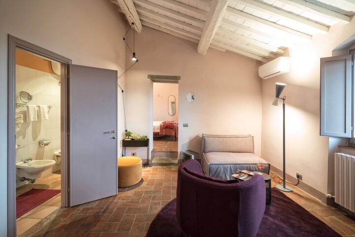 Room 26 of 46