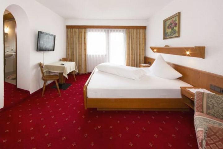 Room 4 of 29