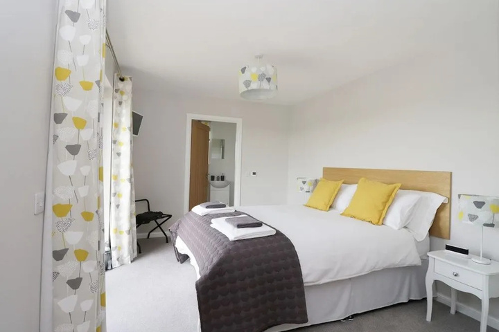 Room 2 of 14