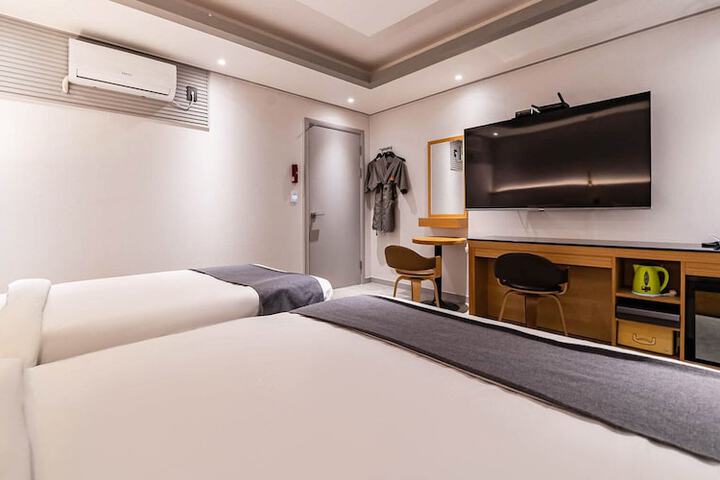 Room 29 of 139