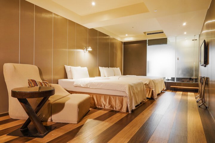 Room 28 of 53