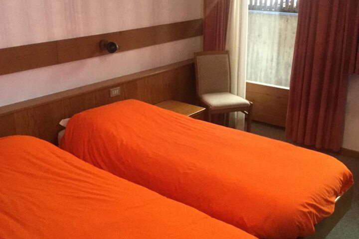Room 14 of 49
