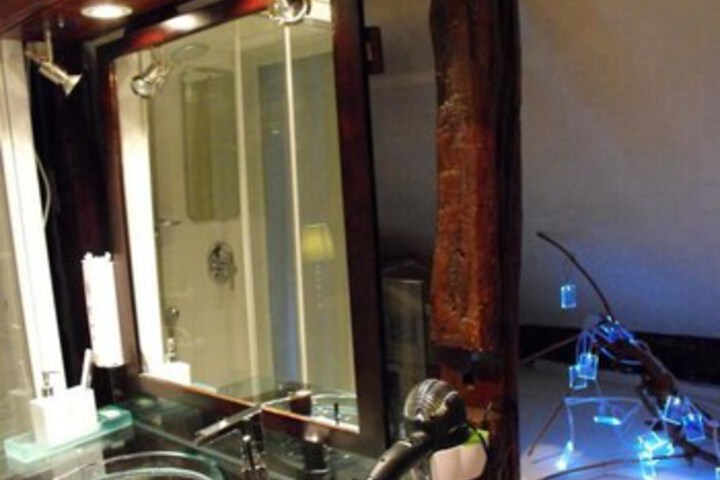 Room 4 of 30