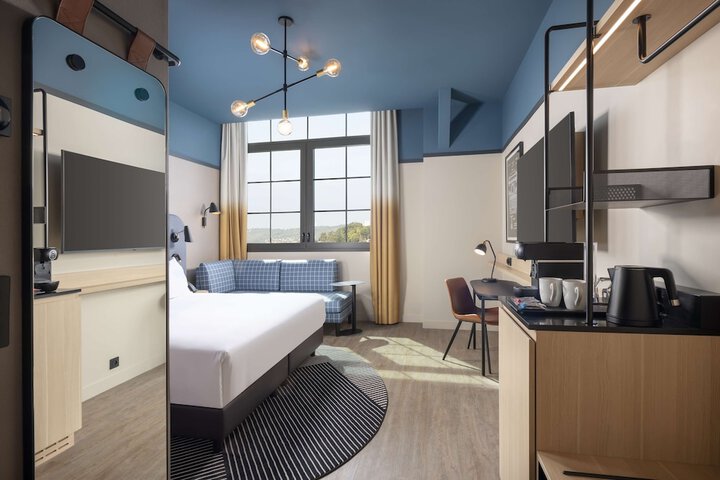 Room 20 of 47