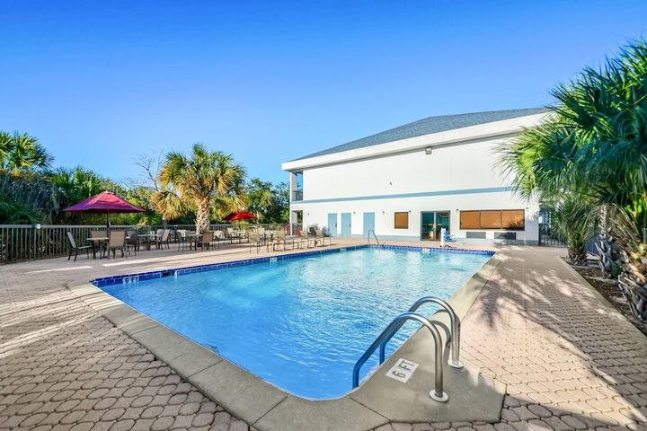 Pools & Facilities