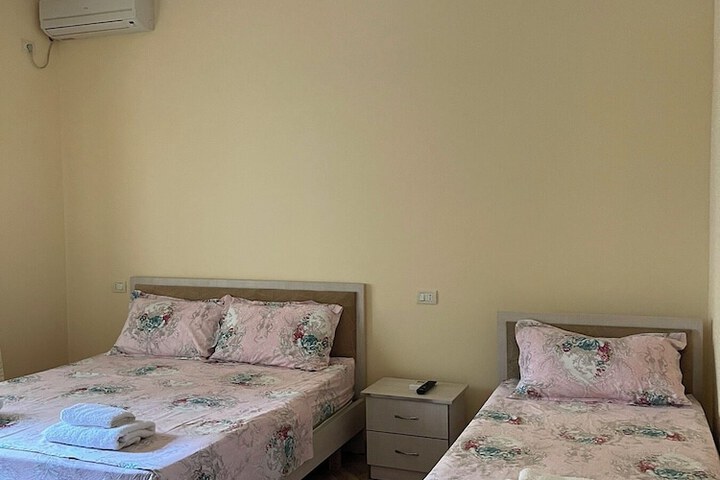 Room 6 of 15