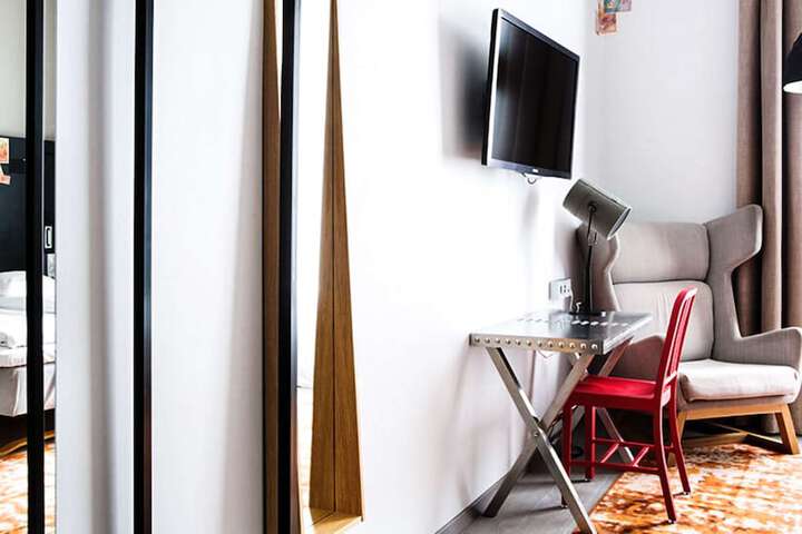 Room 14 of 50