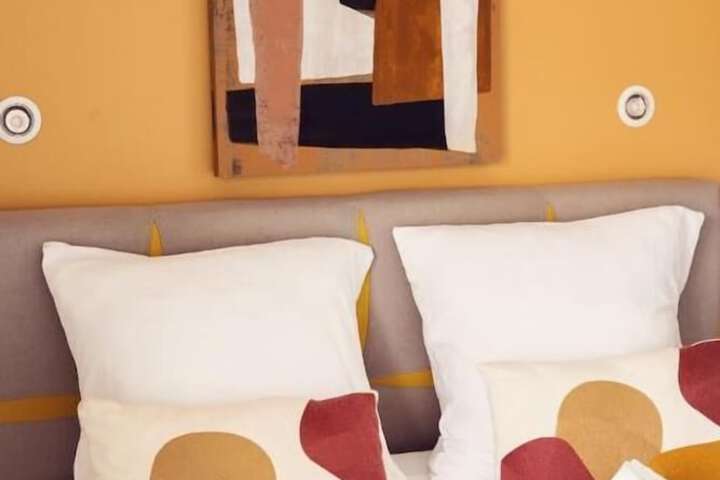 Room 47 of 148