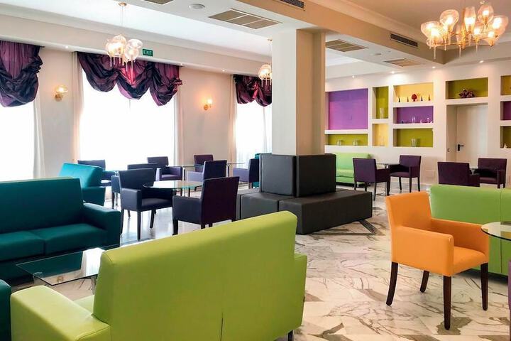 Guest Lobby