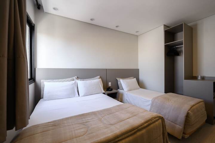Room 9 of 36