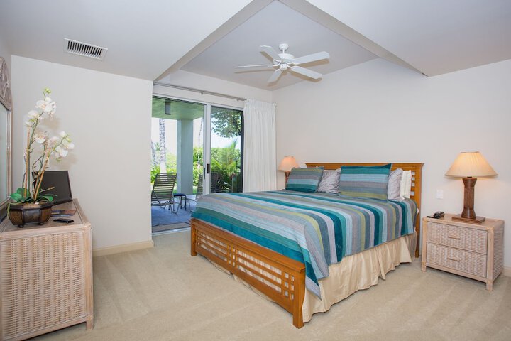 Room 4 of 63