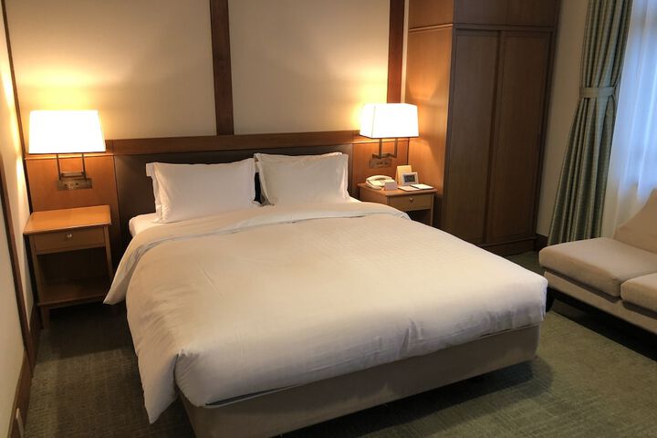 Room 16 of 117