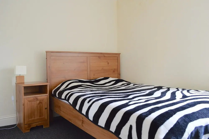 Room 3 of 12