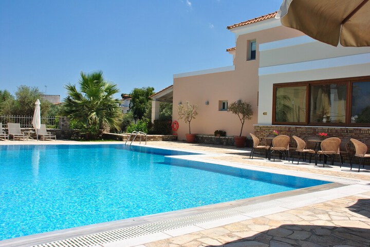 Pool 40 of 62