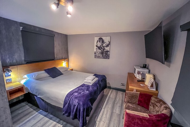 Room 7 of 48