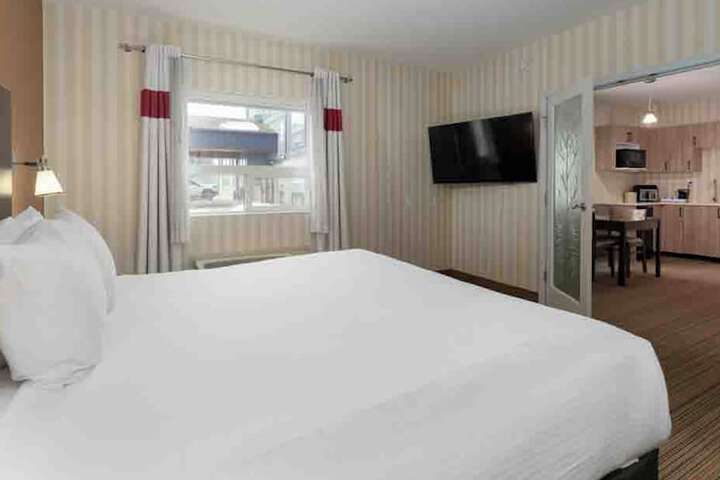 Room 47 of 119