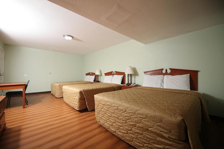 Room 19 of 28