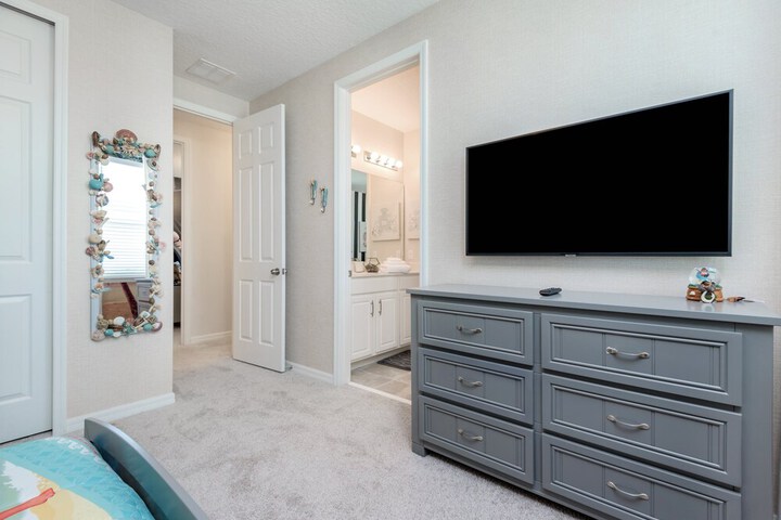 Room 12 of 74
