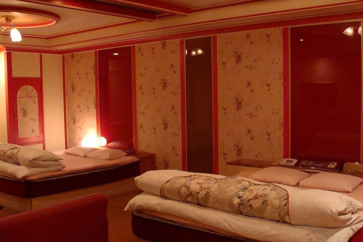 Room 18 of 31