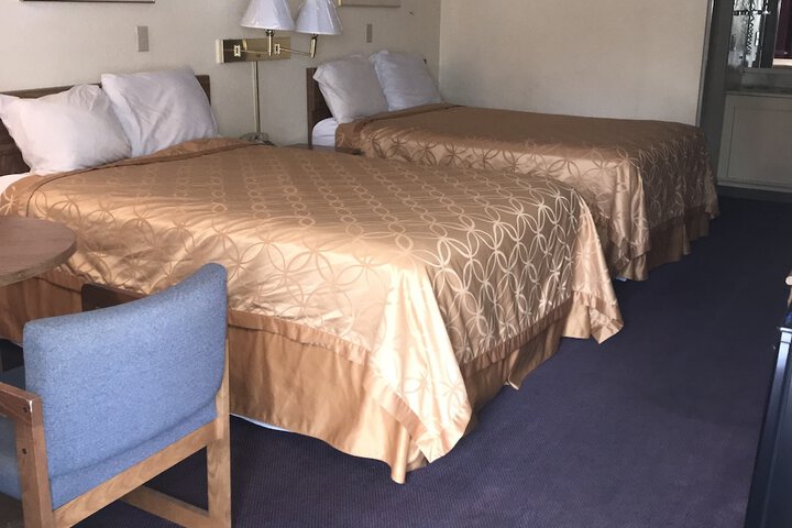 2 Double Beds (17 of 17)