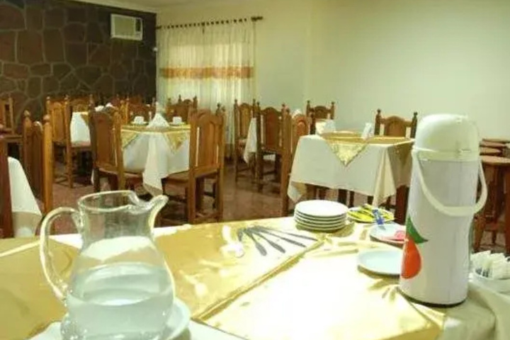 Dining 7 of 10