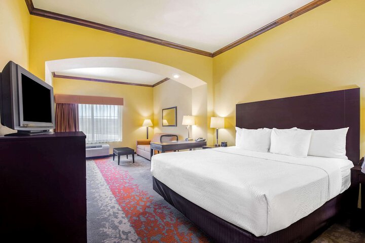 1 King Bed (18 of 26)