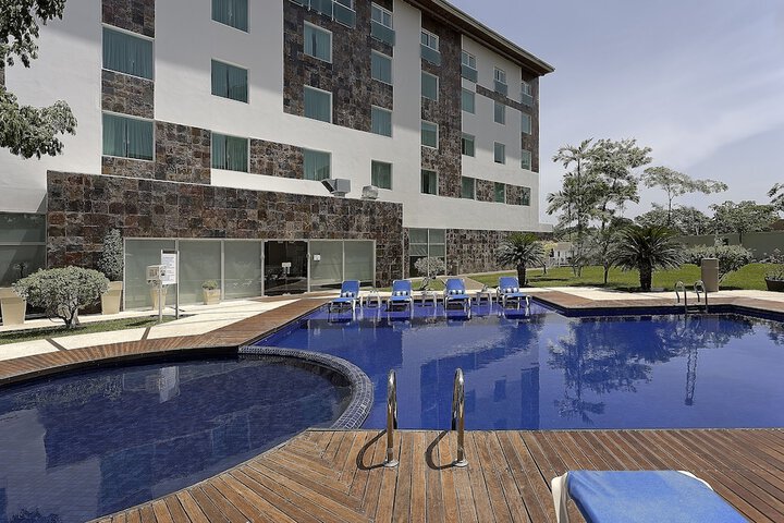 Hotel Pool
